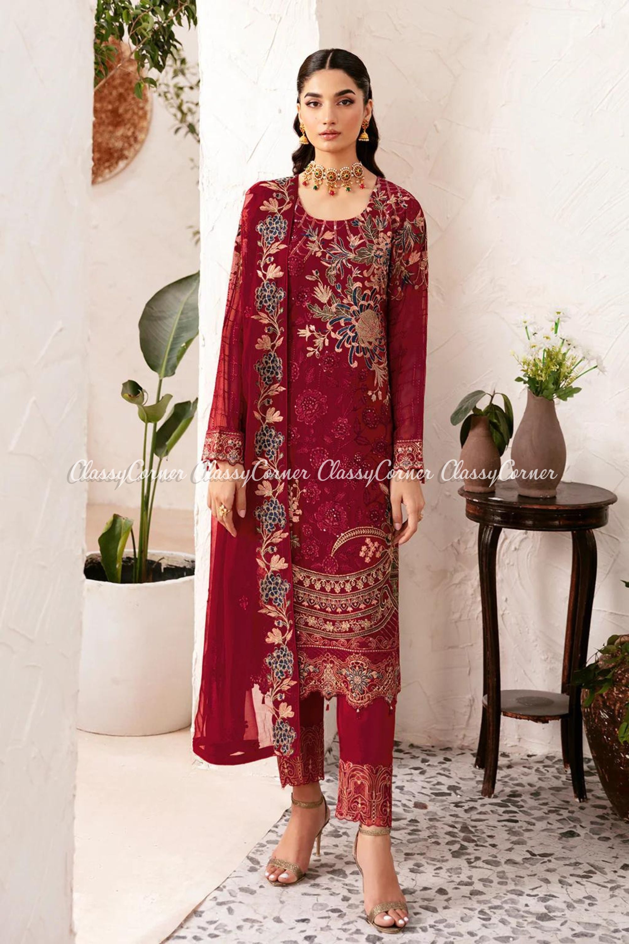 Traditional Pakistani Formal Wear Outfits