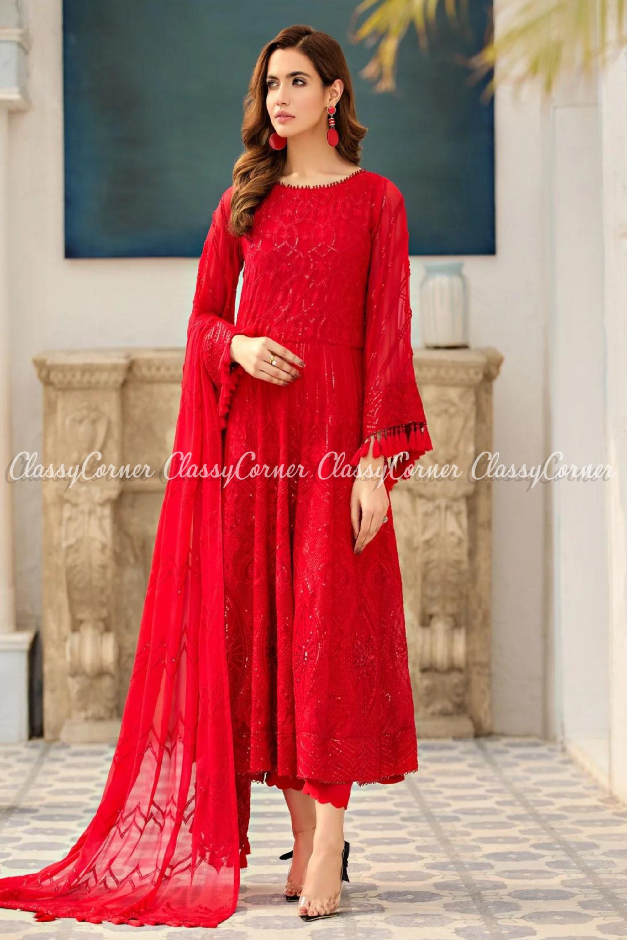Pakistani wedding wear for bridesmaid /Mehndi | Pakistani fancy dresses,  Simple pakistani dresses, Desi wedding dresses