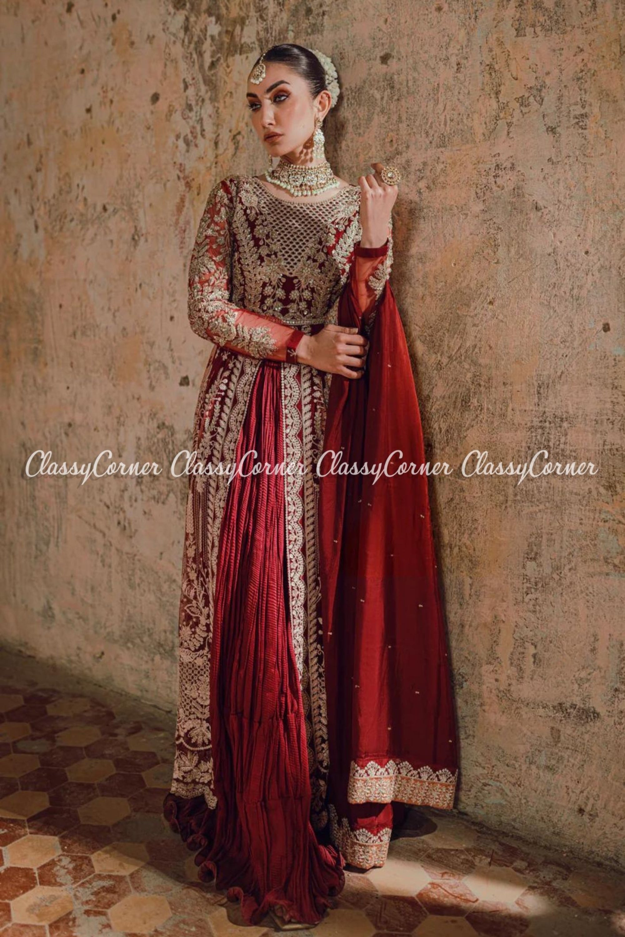 Maroon gown with detachable train – Ricco India