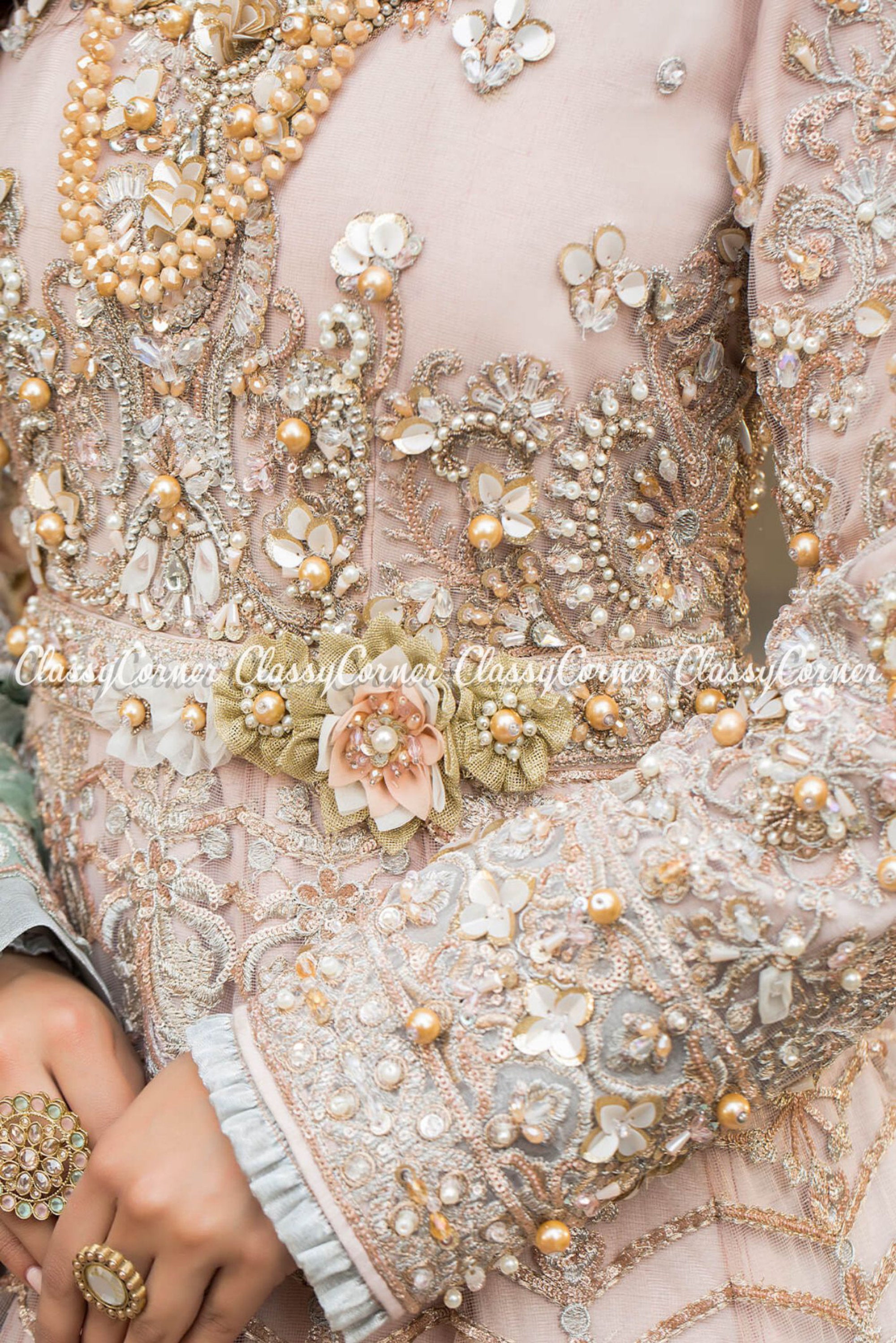 Stunning peach lehenga with gold choker for wedding. See more on  wedmegood.com #wedmegood #indianw… | Pakistani bridal wear, Indian wedding  outfits, Bridal lehenga