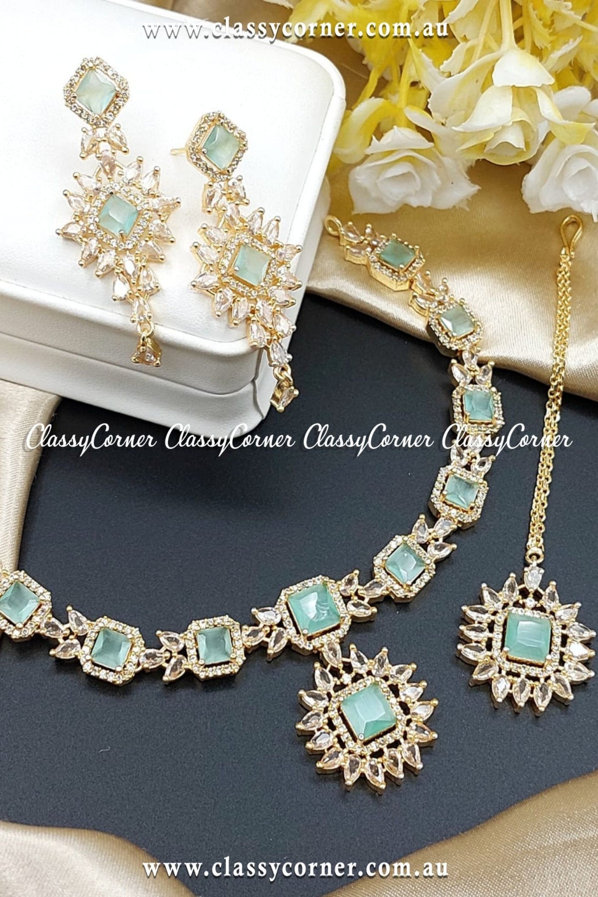 Elegant Gold Necklace Set - Classy Corner